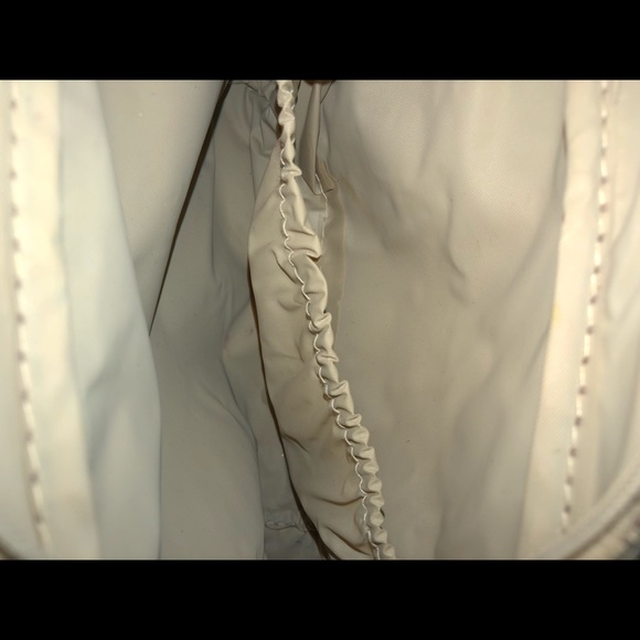 Remington • Cream Makeup Bag •Clutch - Picture 3 of 4